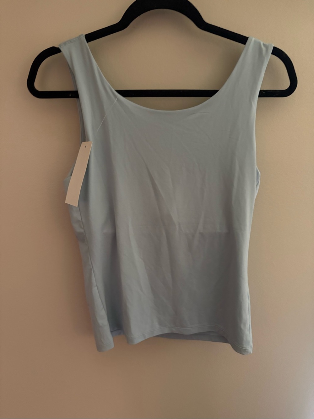UNIQLO AIRism Light Blue Scoop Neck Tank Top-built-in bra - Picture 2 of 4